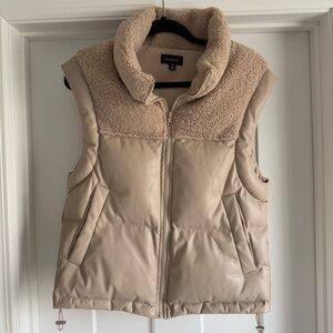 Evereve Women's Beige Sherpa-Lined Vest